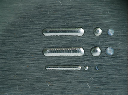 <a href='http://www.mtbljzbjng.cn/product/3.htm' class='text_a'>模具激光焊機</a>修復(fù)鏡面模具效果